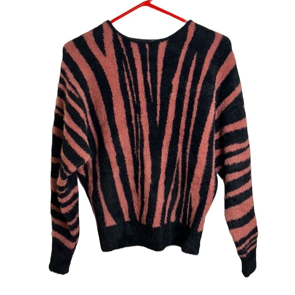 NWOT TAHARI Black Pink Zebra Stripes Viscose Blend Crew‎ Neck Sweater Size XS